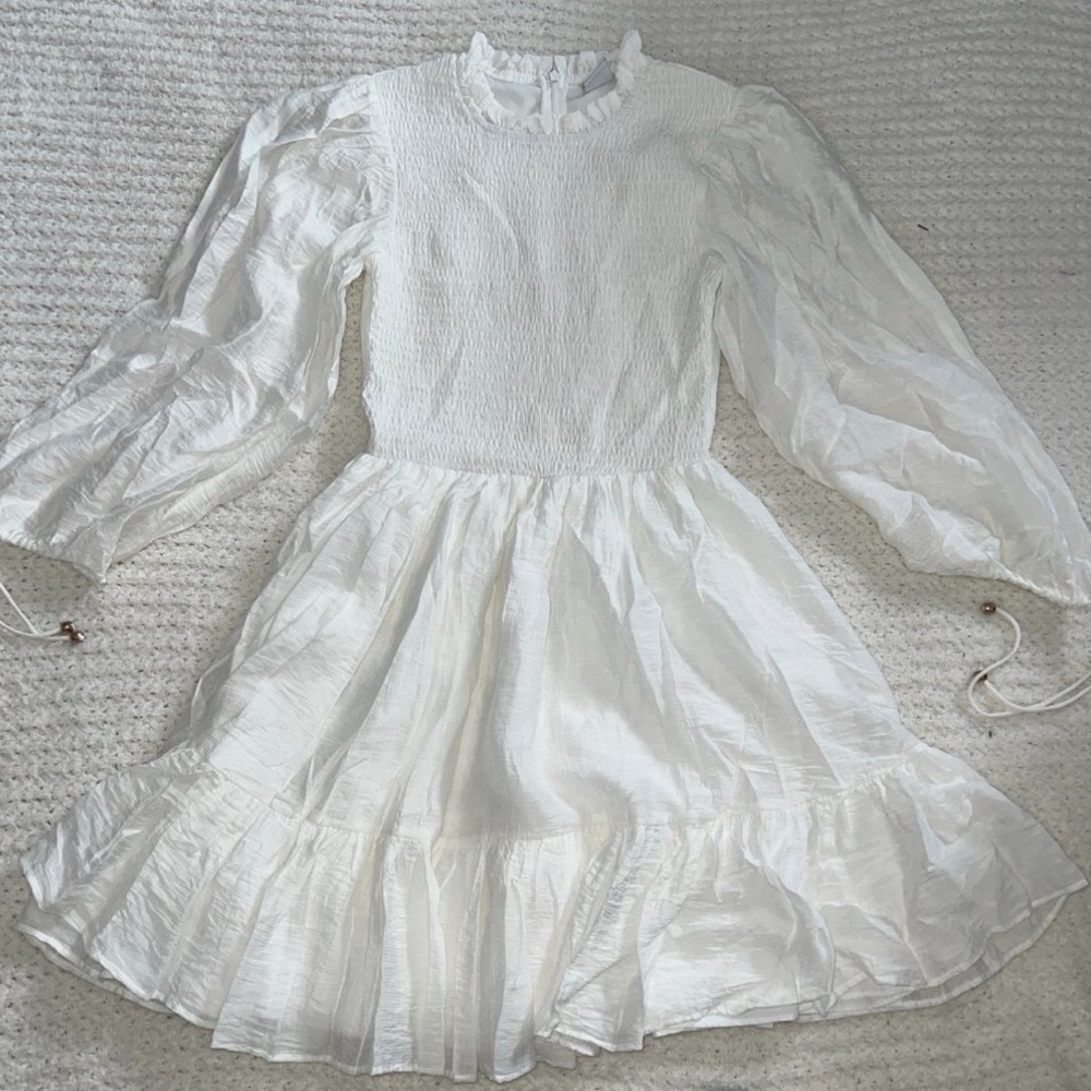 Selfie Leslie Elegant White Long Sleeve Dress